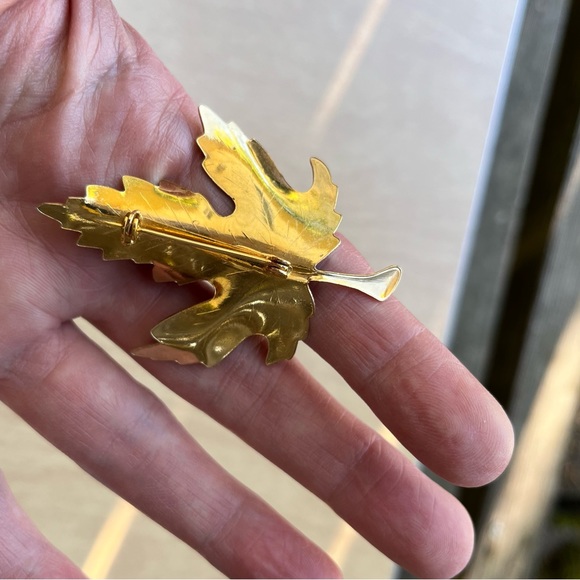 Maple Leaf Brooch Vintage Lapel Pin - Picture 10 of 12